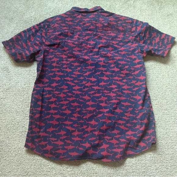 Salty Crew Shark Pattern Button Front Shirt Men’s Cotton Short Sleeve Collar - Picture 2 of 5